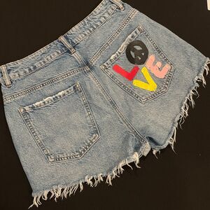 ~ Garage Sz 7 Festival Jean Shorts LOVE Peace Sign Boho Cut Off Denim Fray Med